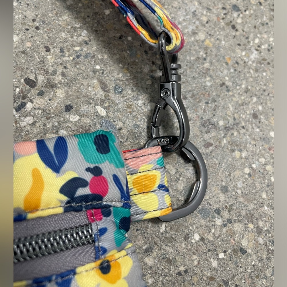 Lug Skipper SE Crossbody Bag in Multi Floral Wildflower EUC - Picture 8 of 16